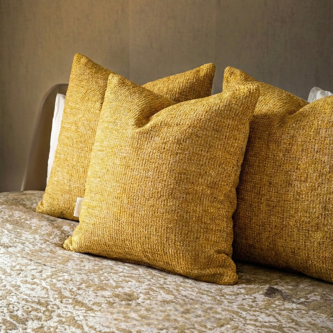 Sarı Kare Kırlent Kılıfı